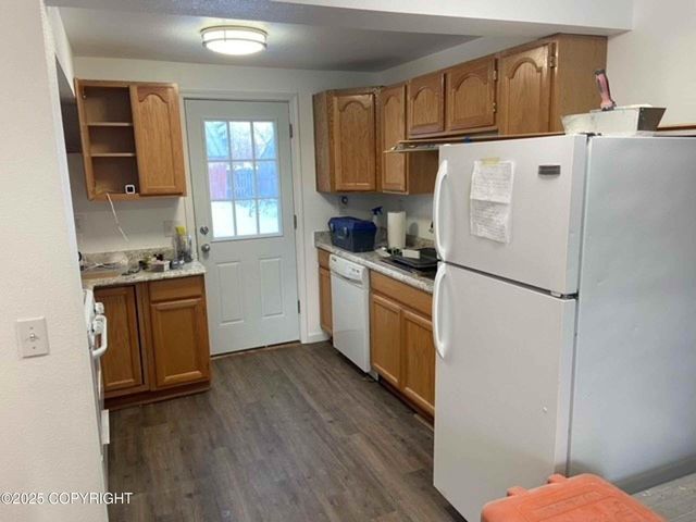 203 N Hoyt Street, Anchorage, AK 99508