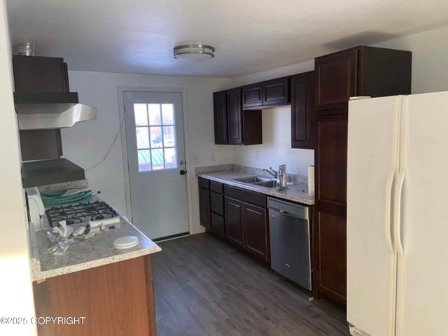 203 N Hoyt Street, Anchorage, AK 99508