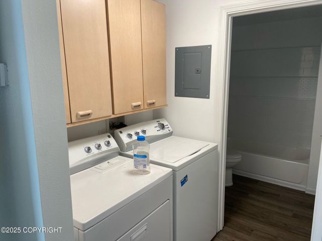 203 N Hoyt Street, Anchorage, AK 99508