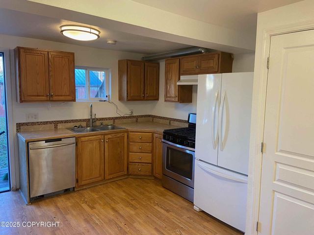 203 N Hoyt Street, Anchorage, AK 99508