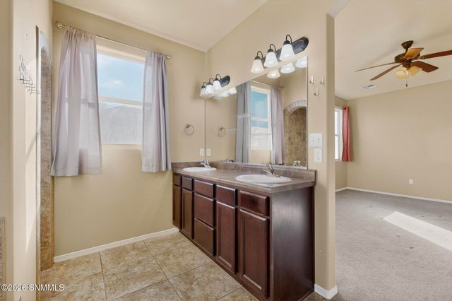 7512 Vista De Oeste Place, Las Cruces, NM 88012