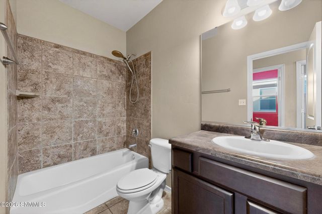 7512 Vista De Oeste Place, Las Cruces, NM 88012