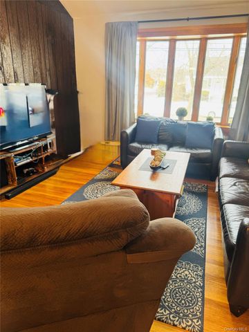 164 N Pine Street, Massapequa, NY 11758