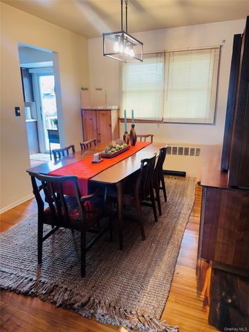 164 N Pine Street, Massapequa, NY 11758