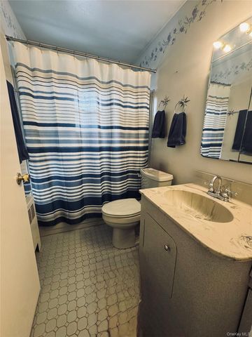 164 N Pine Street, Massapequa, NY 11758