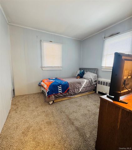 164 N Pine Street, Massapequa, NY 11758