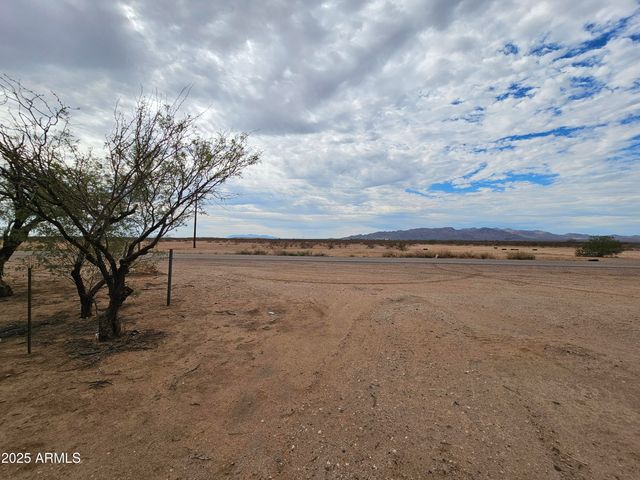 20532 W JOMAX Road, Wittmann, AZ 85361
