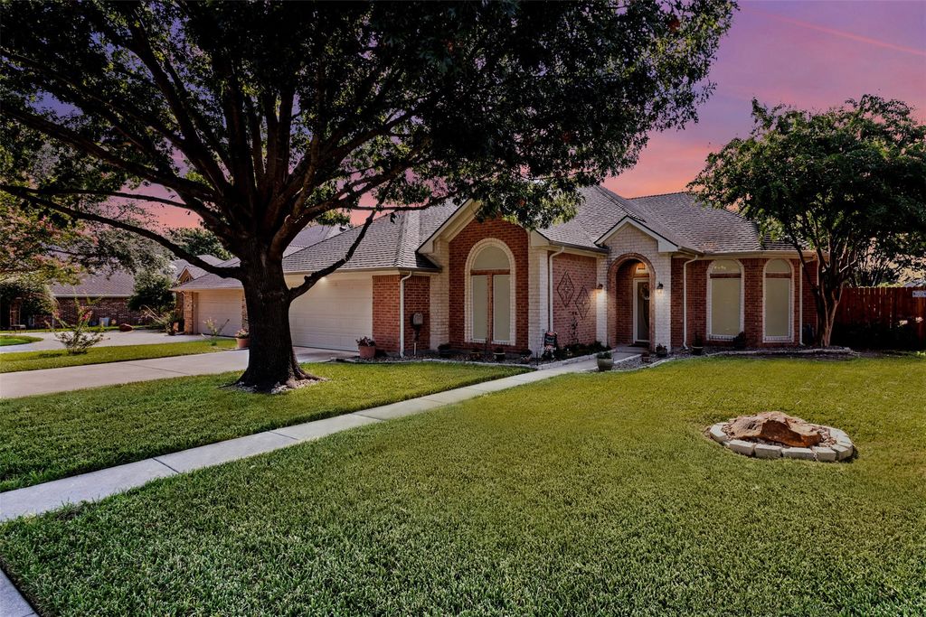 710 Mcmurry, Waxahachie, TX 75165
