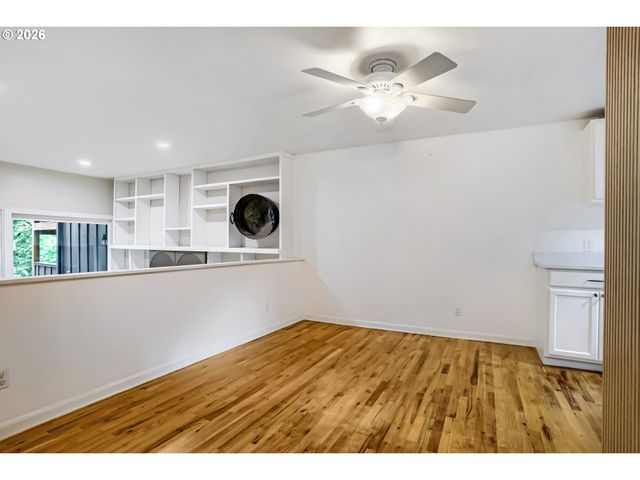 4 TOUCHSTONE 111, Lake Oswego, OR 97035