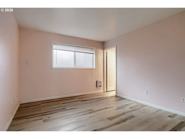 4 TOUCHSTONE 111, Lake Oswego, OR 97035