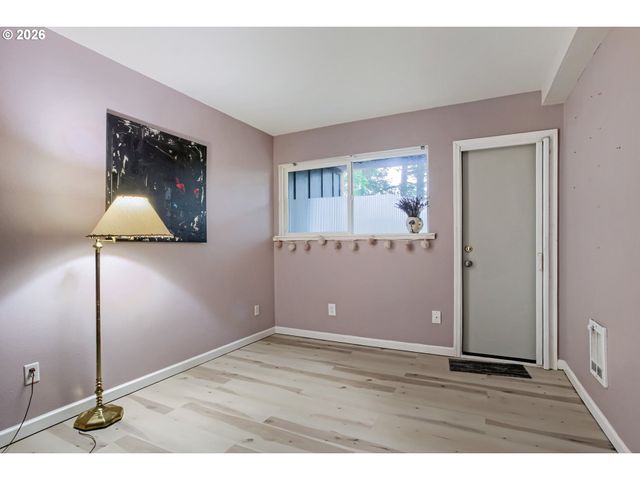 4 TOUCHSTONE 111, Lake Oswego, OR 97035
