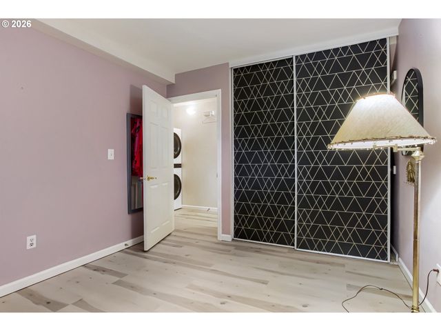 4 TOUCHSTONE 111, Lake Oswego, OR 97035