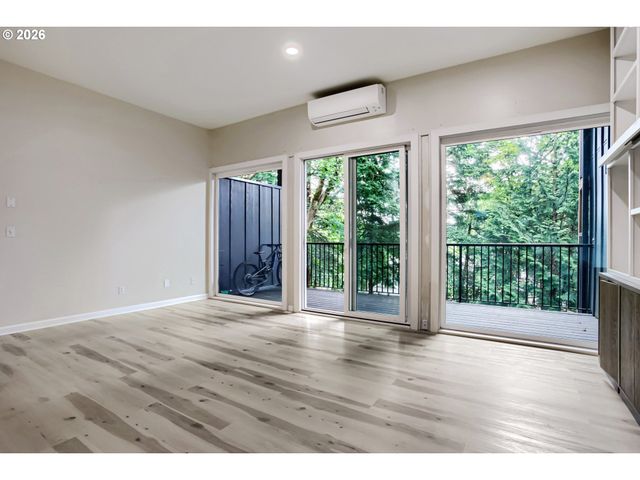 4 TOUCHSTONE 111, Lake Oswego, OR 97035