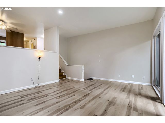4 TOUCHSTONE 111, Lake Oswego, OR 97035