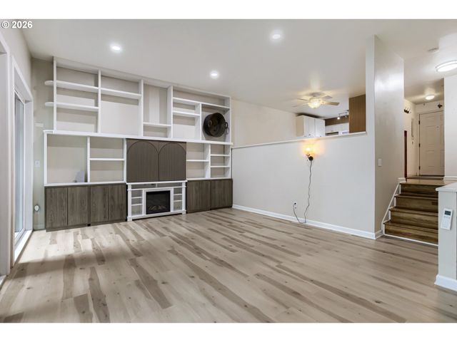 4 TOUCHSTONE 111, Lake Oswego, OR 97035