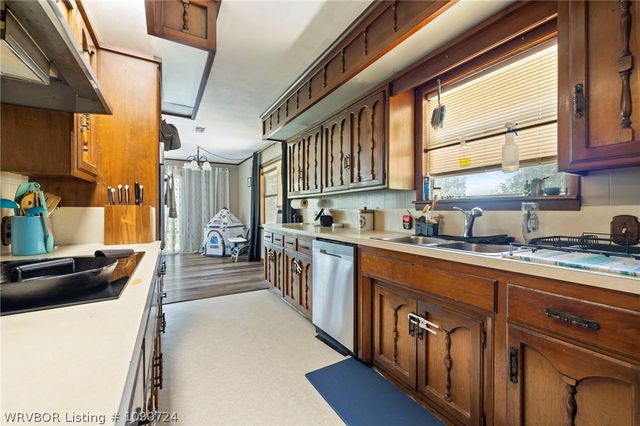 865 S Oak Street, Greenwood, AR 72936