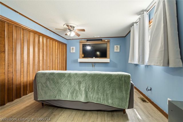 865 S Oak Street, Greenwood, AR 72936