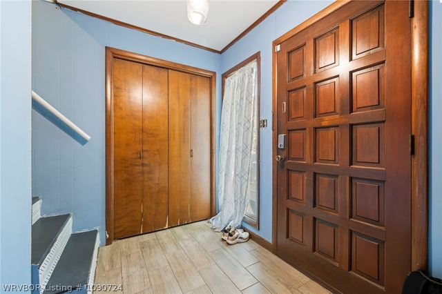 865 S Oak Street, Greenwood, AR 72936