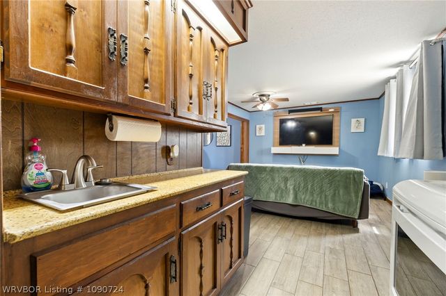 865 S Oak Street, Greenwood, AR 72936