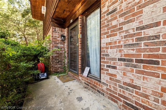 865 S Oak Street, Greenwood, AR 72936