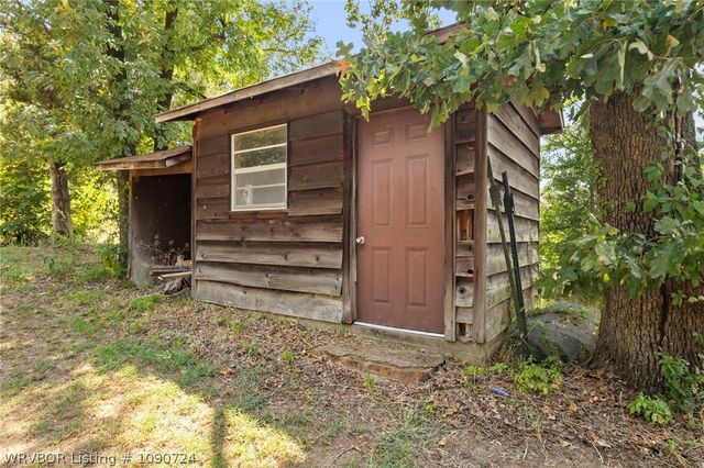865 S Oak Street, Greenwood, AR 72936