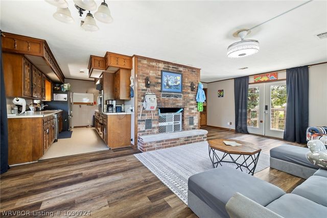 865 S Oak Street, Greenwood, AR 72936