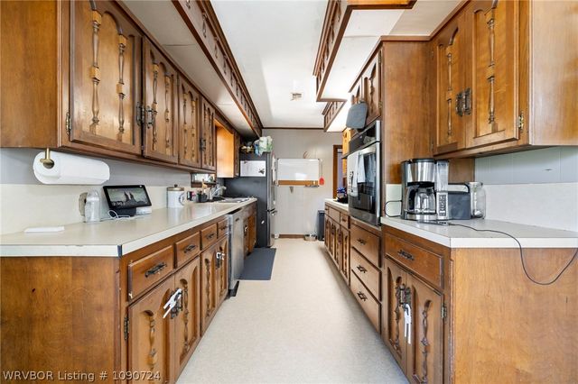 865 S Oak Street, Greenwood, AR 72936