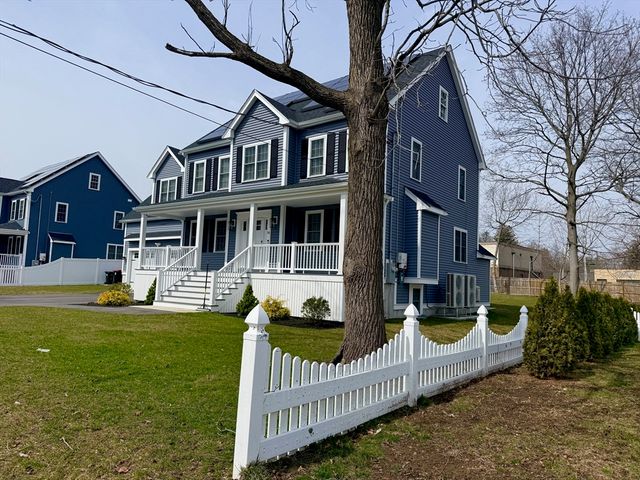 16 Palmer St, Brockton, MA 02301