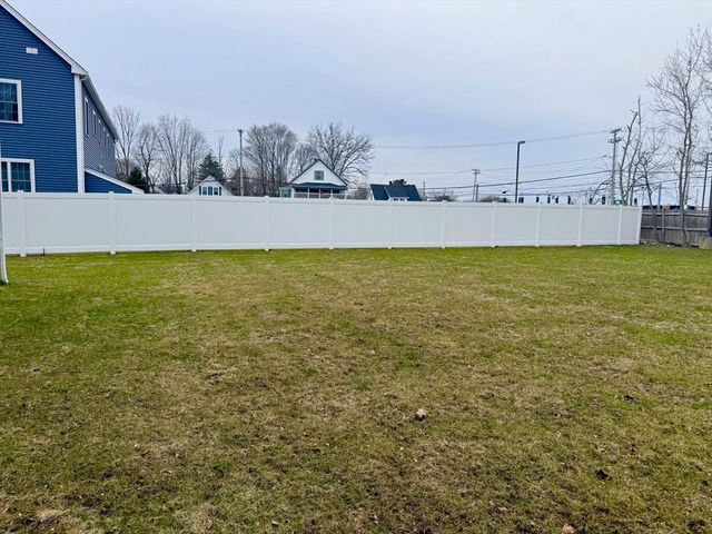 16 Palmer St, Brockton, MA 02301