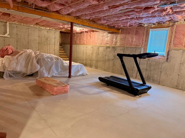 16 Palmer St, Brockton, MA 02301