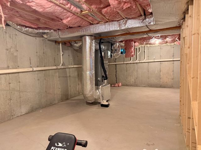 16 Palmer St, Brockton, MA 02301