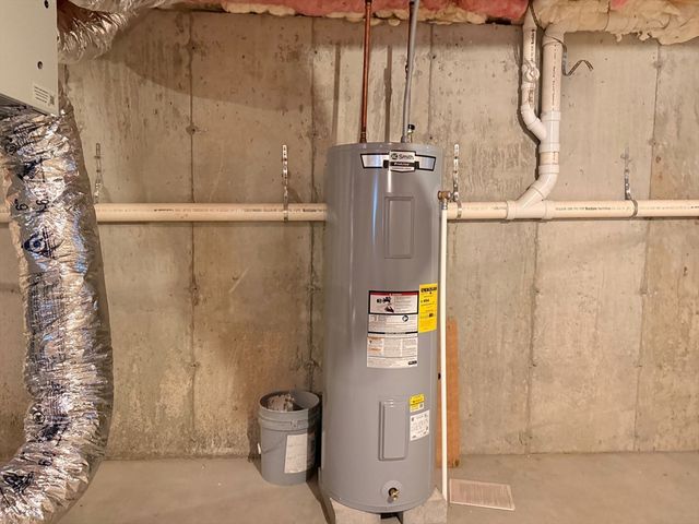 16 Palmer St, Brockton, MA 02301