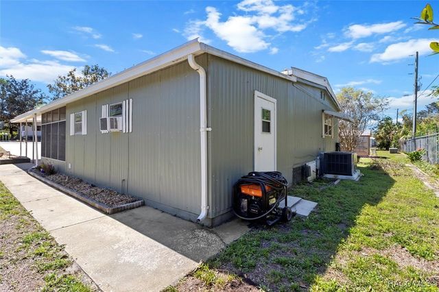 12041 Fairway Avenue, Brooksville, FL 34613