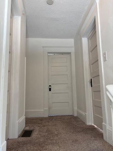 1007 Hudson Road, Saint Paul, MN 55106