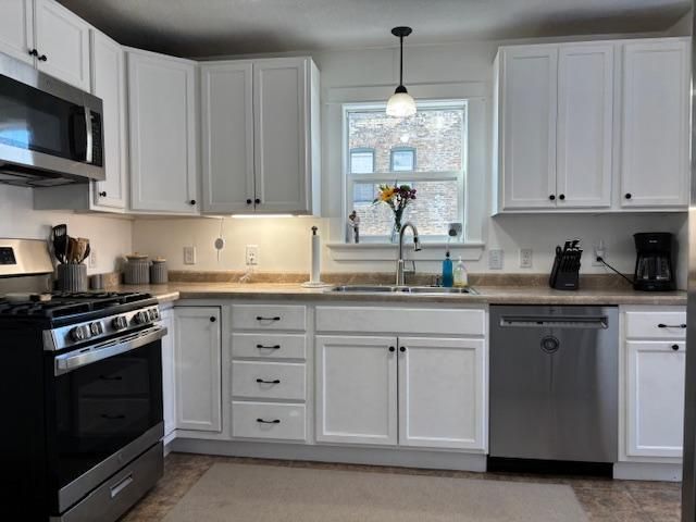 1007 Hudson Road, Saint Paul, MN 55106