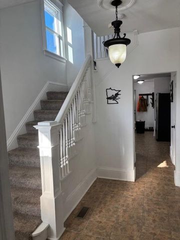 1007 Hudson Road, Saint Paul, MN 55106