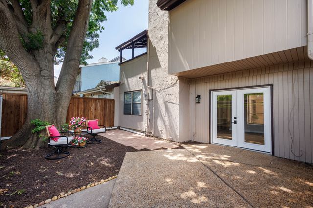 9226 Emberglow Lane, Dallas, TX 75243