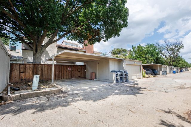 9226 Emberglow Lane, Dallas, TX 75243