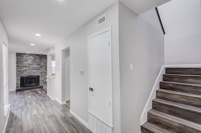 9226 Emberglow Lane, Dallas, TX 75243