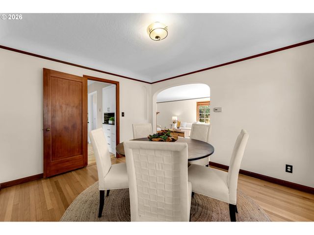 4518 Ne IRVING St, Portland, OR 97213