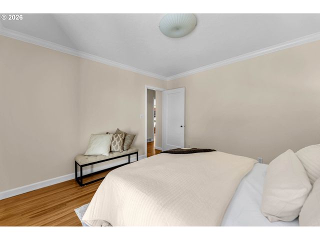 4518 Ne IRVING St, Portland, OR 97213