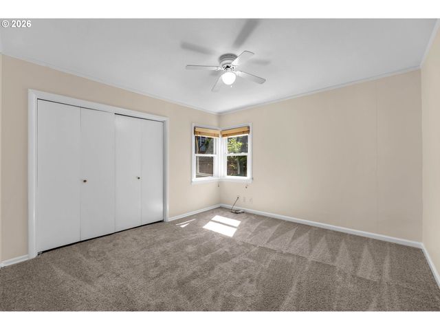 4518 Ne IRVING St, Portland, OR 97213