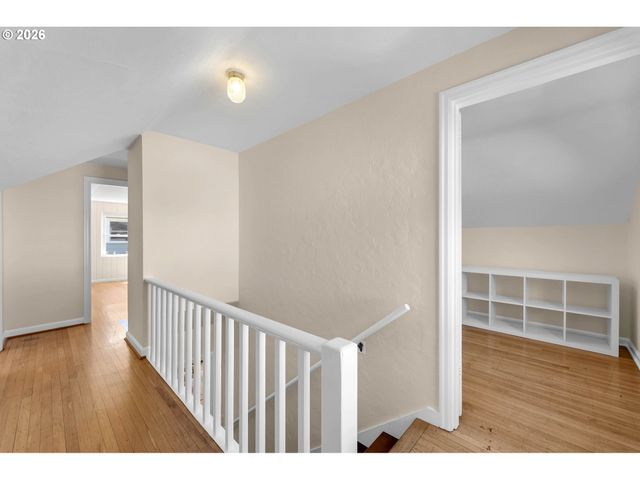 4518 Ne IRVING St, Portland, OR 97213