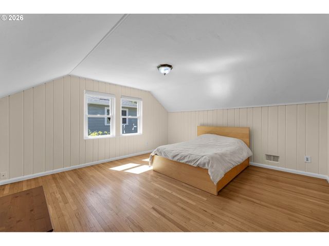 4518 Ne IRVING St, Portland, OR 97213