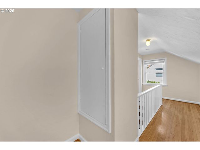 4518 Ne IRVING St, Portland, OR 97213