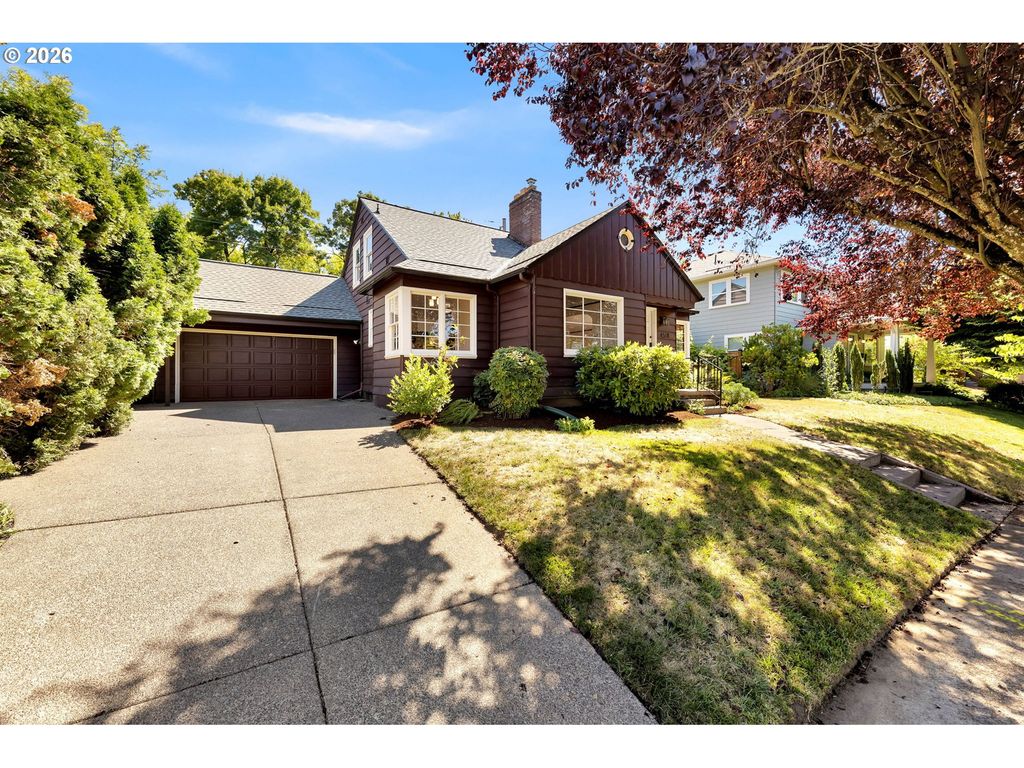 4518 Ne IRVING St, Portland, OR 97213