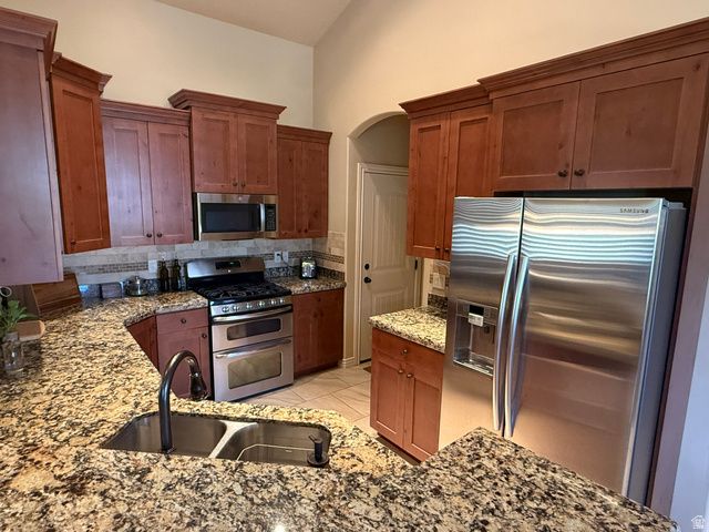 4114 W WALNUT CANYON LN LN, South Jordan, UT 84095