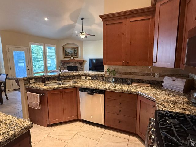 4114 W WALNUT CANYON LN LN, South Jordan, UT 84095