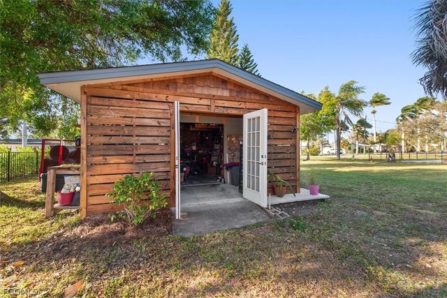 3945 Edgewood AVE, Fort Myers, FL 33916