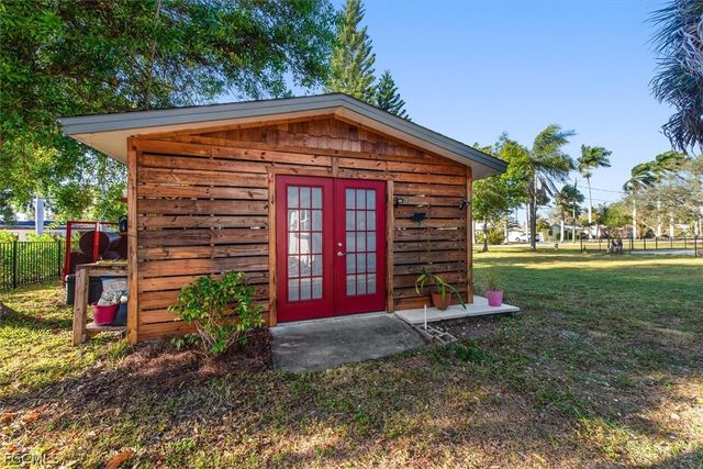 3945 Edgewood AVE, Fort Myers, FL 33916